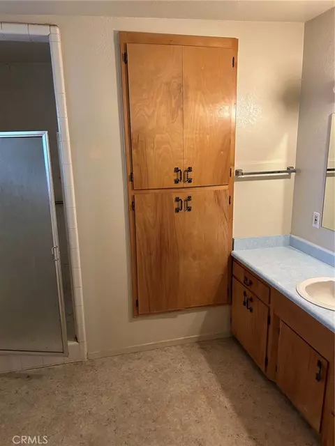 Bath - 183 E Washington Ave, Chico, CA 95926 photo 2 of 3
