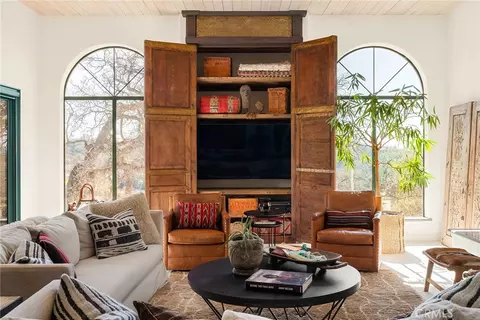 Living - 3 Hill Oak Cmns, Chico, CA 95928 photo 6 of 11