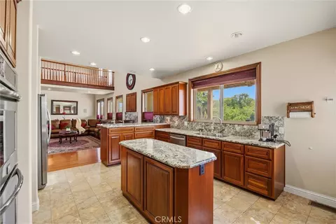 Kitchen - 10197 Lott Rd, Durham, CA 95938 photo 2 of 8