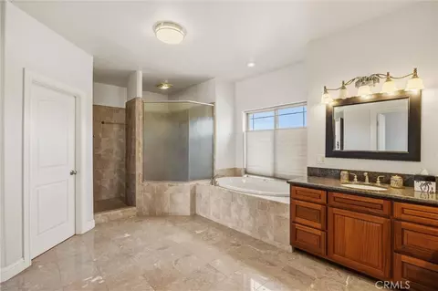 Bath - 10197 Lott Rd, Durham, CA 95938 photo 2 of 5