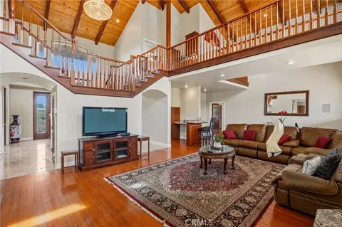 Living - 10197 Lott Rd, Durham, CA 95938 photo 2 of 3
