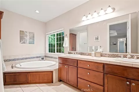 Bath - 473 Windham Way, Chico, CA 95973 photo 1 of 5