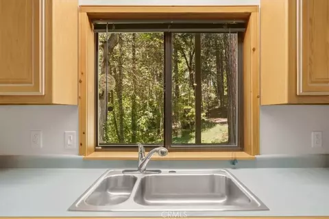 Kitchen - 20929 Fall Creek Rd, Castella, CA 96017 photo 2 of 2