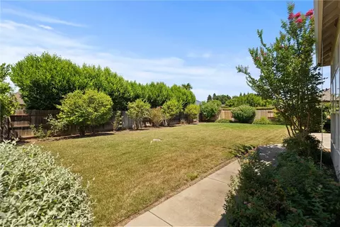Exterior - 424 Windham Way, Chico, CA 95973 photo 4 of 9