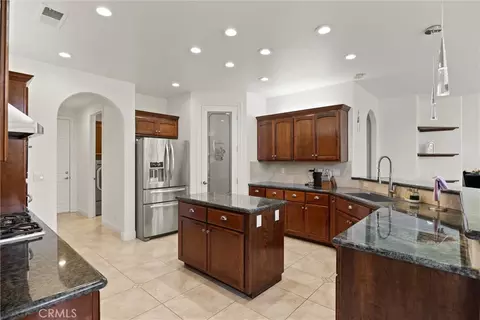 Kitchen - 424 Windham Way, Chico, CA 95973 photo 3 of 9