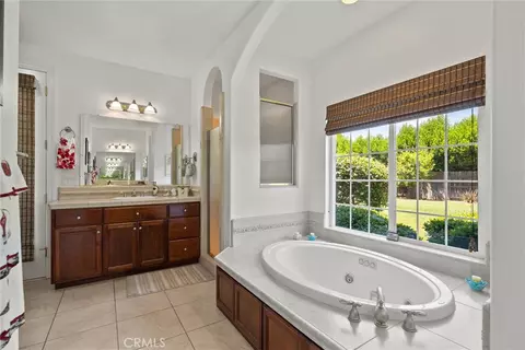 Bath - 424 Windham Way, Chico, CA 95973 photo 2 of 5
