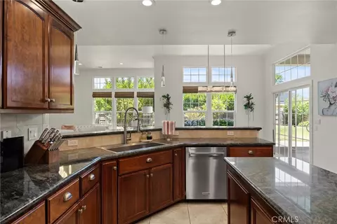 Kitchen - 424 Windham Way, Chico, CA 95973 photo 5 of 9