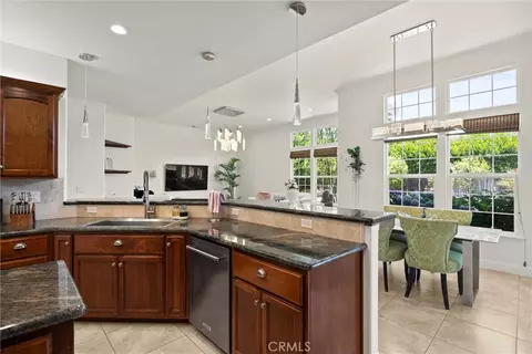 Kitchen - 424 Windham Way, Chico, CA 95973 photo 2 of 9