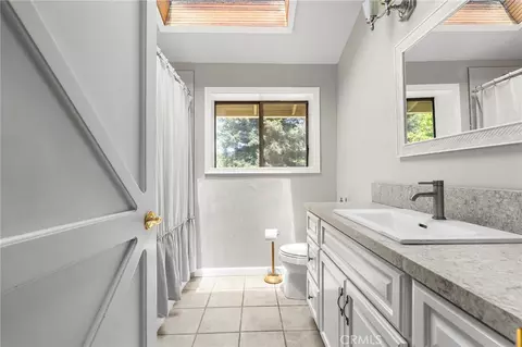 Bath - 9857 Lott Rd, Durham, CA 95938 photo 2 of 3