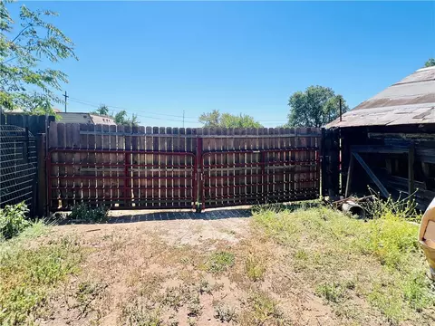 Exterior - 5524 E Commercial, Chico, CA 95973 photo 22 of 24