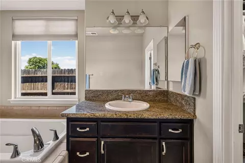 Bath - 69 Abbott Cir, Chico, CA 95973 photo 1 of 2