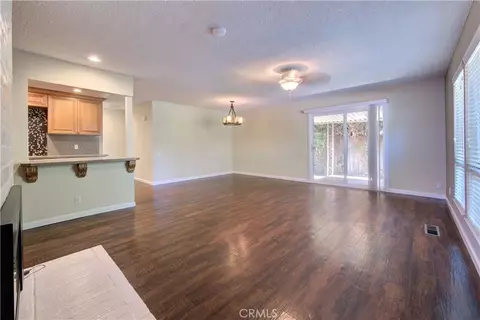 Living - 11 Greenview Cir, Chico, CA 95928 photo 2 of 10