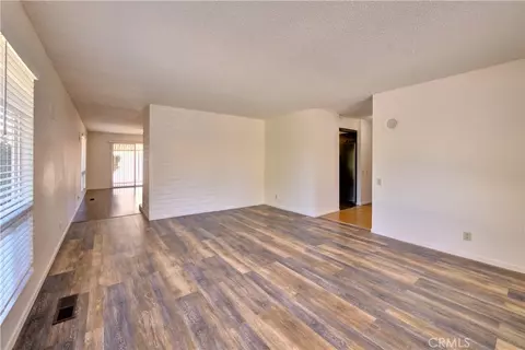 Living - 11 Greenview Cir, Chico, CA 95928 photo 5 of 10