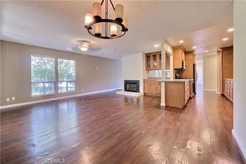 Living - 11 Greenview Cir, Chico, CA 95928 photo 3 of 10