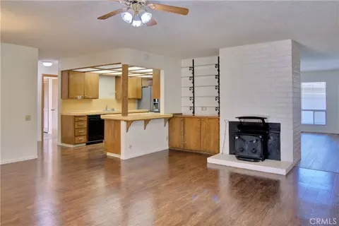 Living - 11 Greenview Cir, Chico, CA 95928 photo 8 of 10