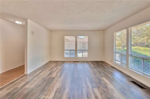 Living - 11 Greenview Cir, Chico, CA 95928 photo 6 of 10