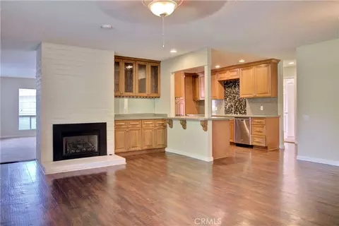 Living - 11 Greenview Cir, Chico, CA 95928 photo 4 of 10