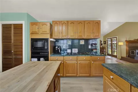 Kitchen - 1880 Inghram, Corning, CA 96021 photo 9 of 10