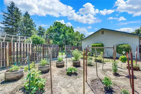 Exterior - 1880 Inghram, Corning, CA 96021 photo 27 of 29