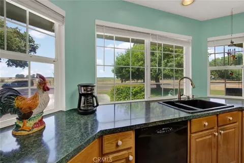 Kitchen - 1880 Inghram, Corning, CA 96021 photo 10 of 10