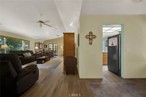 Entry Way - 1880 Inghram, Corning, CA 96021 photo 1 of 2