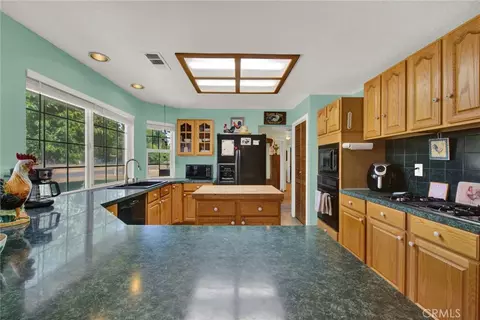 Kitchen - 1880 Inghram, Corning, CA 96021 photo 1 of 10