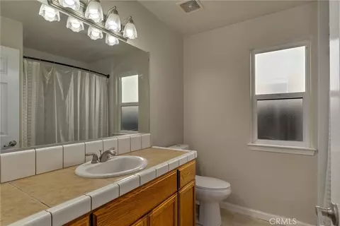 Bath - 365 Yarrow Dr, Chico, CA 95928 photo 1 of 4