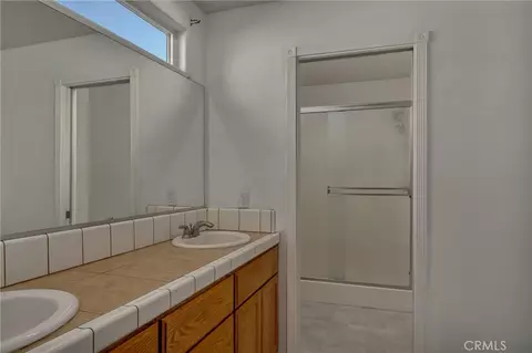 Bath - 365 Yarrow Dr, Chico, CA 95928 photo 3 of 4