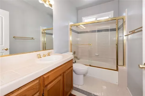 Bath - 1740 Vinson Dr, Redding, CA 96003 photo 3 of 3