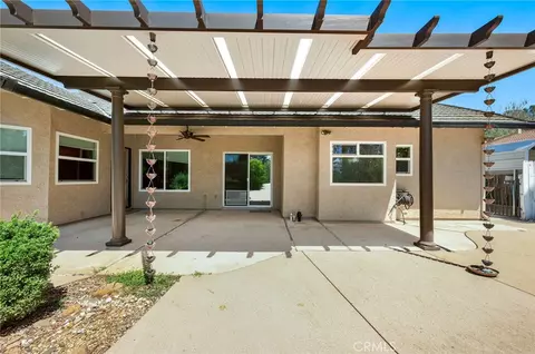 Exterior - 1740 Vinson Dr, Redding, CA 96003 photo 4 of 10
