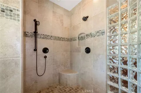 Bath - 1740 Vinson Dr, Redding, CA 96003 photo 2 of 3