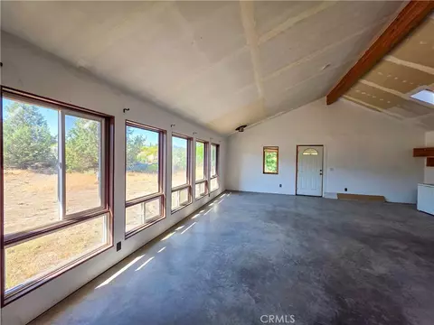 Living - 7021 Quarry Rd, Weed, CA 96094 photo 1 of 4