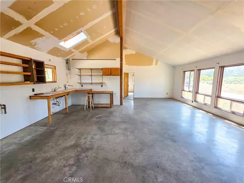 Living - 7021 Quarry Rd, Weed, CA 96094 photo 2 of 4