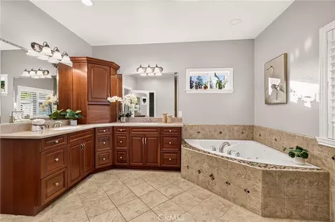 Bath - 165 Gurnsey, Red Bluff, CA 96080 photo 2 of 7