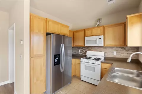 Kitchen - 1978 Bluffs, Oroville, CA 95965 photo 3 of 3