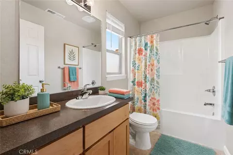 Bath - 1978 Bluffs, Oroville, CA 95965 photo 3 of 3