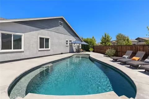 Exterior - 722 Eel River Ln, Chico, CA 95973 photo 5 of 10