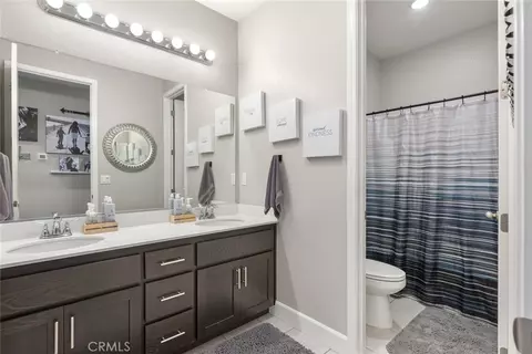 Bath - 722 Eel River Ln, Chico, CA 95973 photo 1 of 2