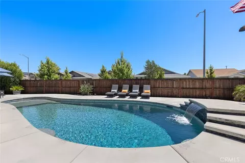 Exterior - 722 Eel River Ln, Chico, CA 95973 photo 4 of 10