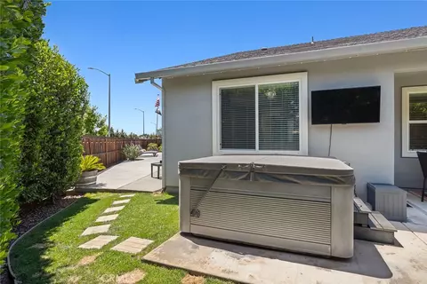 Exterior - 722 Eel River Ln, Chico, CA 95973 photo 7 of 10