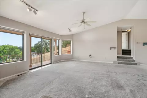 Living - 22560 Adobe Rd, Red Bluff, CA 96080 photo 5 of 8
