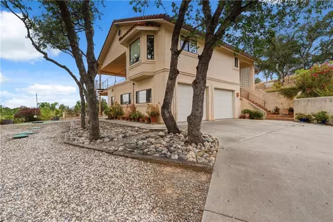 Exterior - 22560 Adobe Rd, Red Bluff, CA 96080 photo 5 of 14