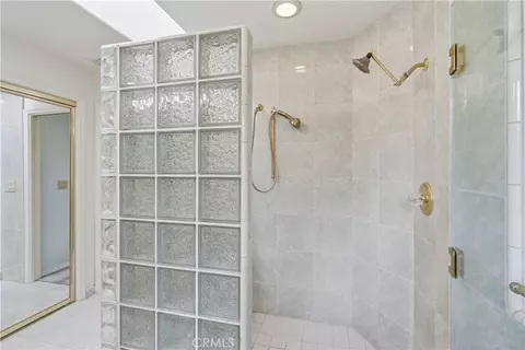 Bath - 22560 Adobe Rd, Red Bluff, CA 96080 photo 3 of 6