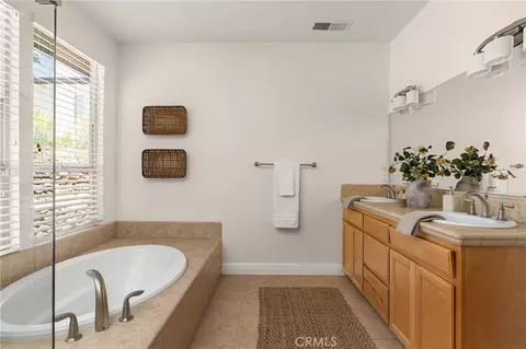 Bath - 3560 Shadowtree, Chico, CA 95928 photo 4 of 5