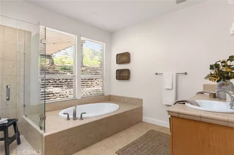 Bath - 3560 Shadowtree, Chico, CA 95928 photo 3 of 5
