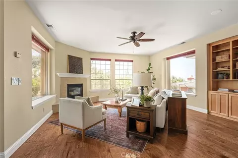 Living - 3560 Shadowtree, Chico, CA 95928 photo 3 of 7