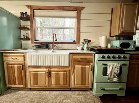 Kitchen - 21120 Pot Hole, Butte Meadows, CA 95942 photo 1 of 2