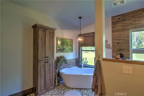 Bath - 8176 County Road 44, Glenn, CA 95943 photo 1 of 8