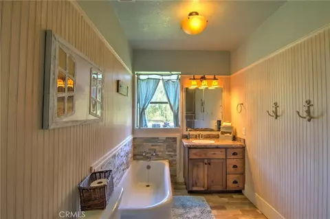 Bath - 8176 County Road 44, Glenn, CA 95943 photo 7 of 8