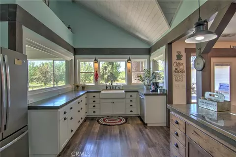 Kitchen - 8176 County Road 44, Glenn, CA 95943 photo 1 of 4